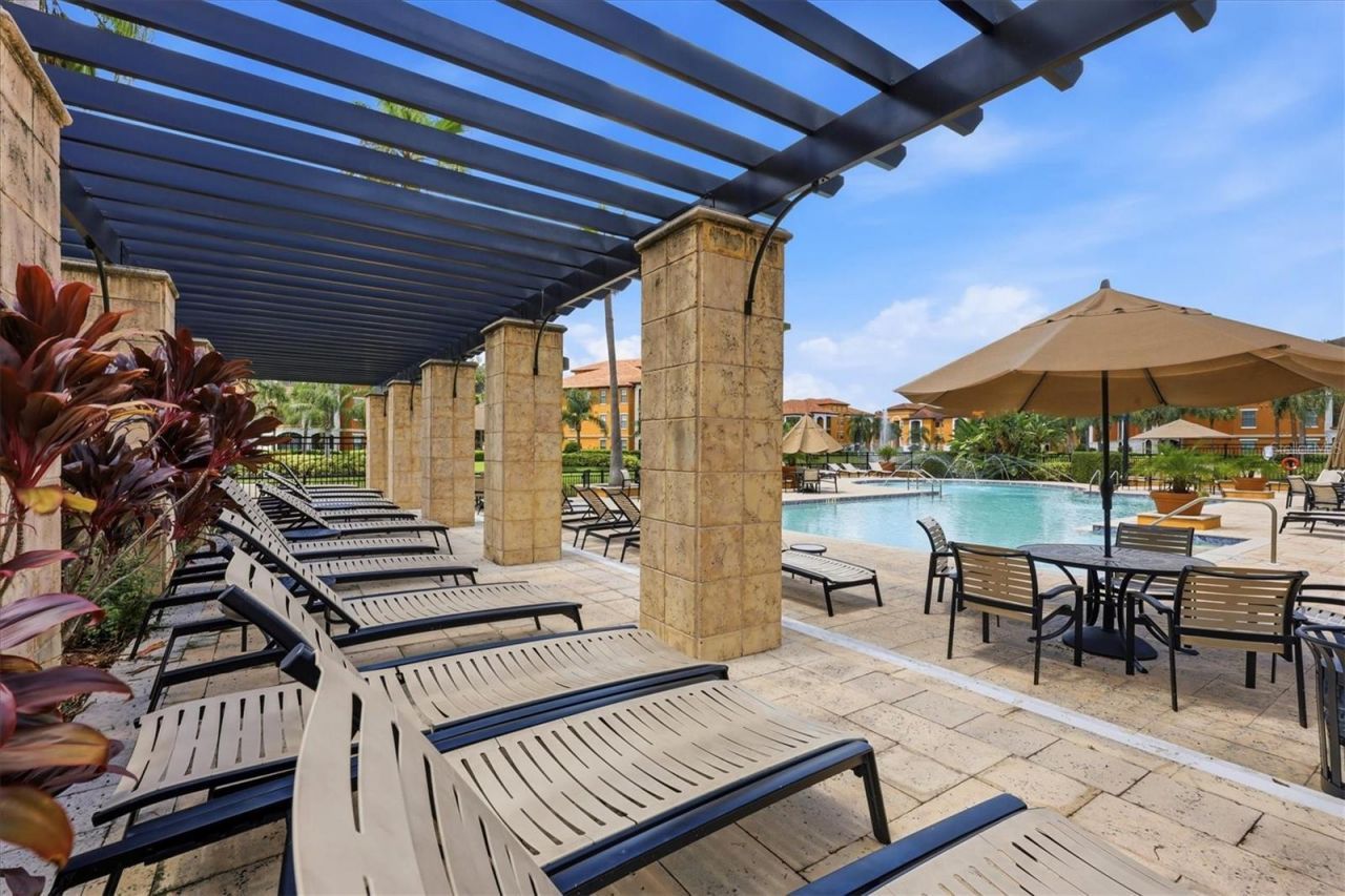 8325 38th Street Circle E, Unit 307, Sarasota, FL 34243 Photo