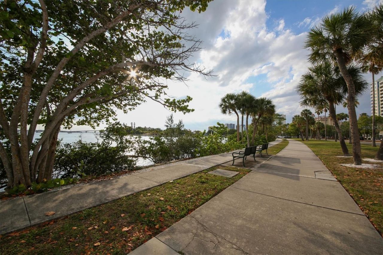 8325 38th Street Circle E, Unit 307, Sarasota, FL 34243 Photo