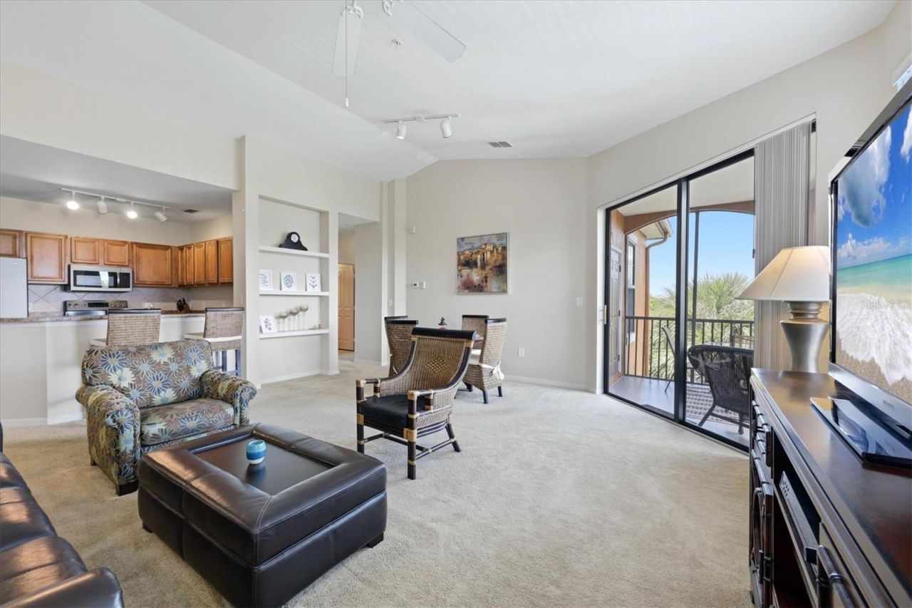 8325 38th Street Circle E, Unit 307, Sarasota, FL 34243 Photo