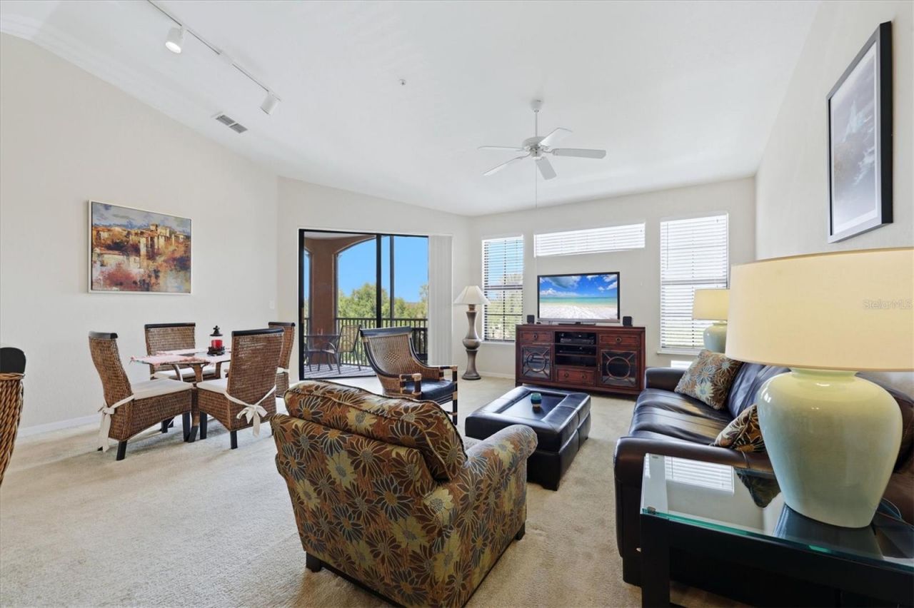 8325 38th Street Circle E, Unit 307, Sarasota, FL 34243 Photo