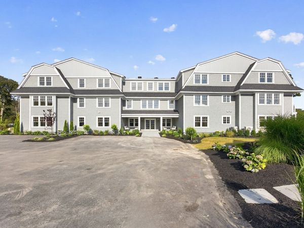 533 Woods Hole Road, Unit E102, Falmouth, MA 02543