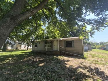 112 N Pond Street, Freelandville, IN 47535