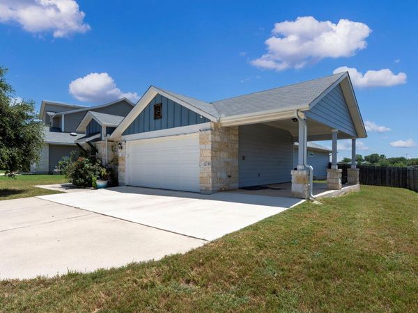 205 Four Star DR, Elgin, TX 78621