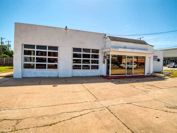 2318 S Air Depot Boulevard, Midwest City, OK 73110