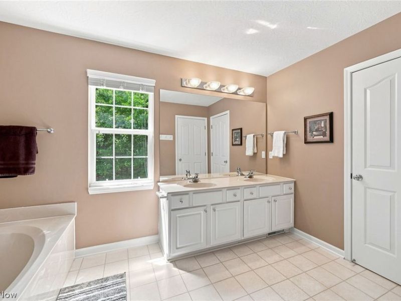 9144 Oakview Court, Twinsburg, OH 44087 Photo 21