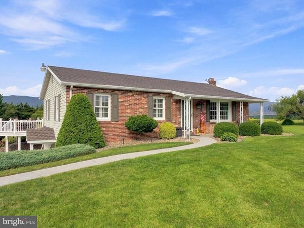 5721 OAKWOOD DRIVE , MERCERSBURG, PA 17236