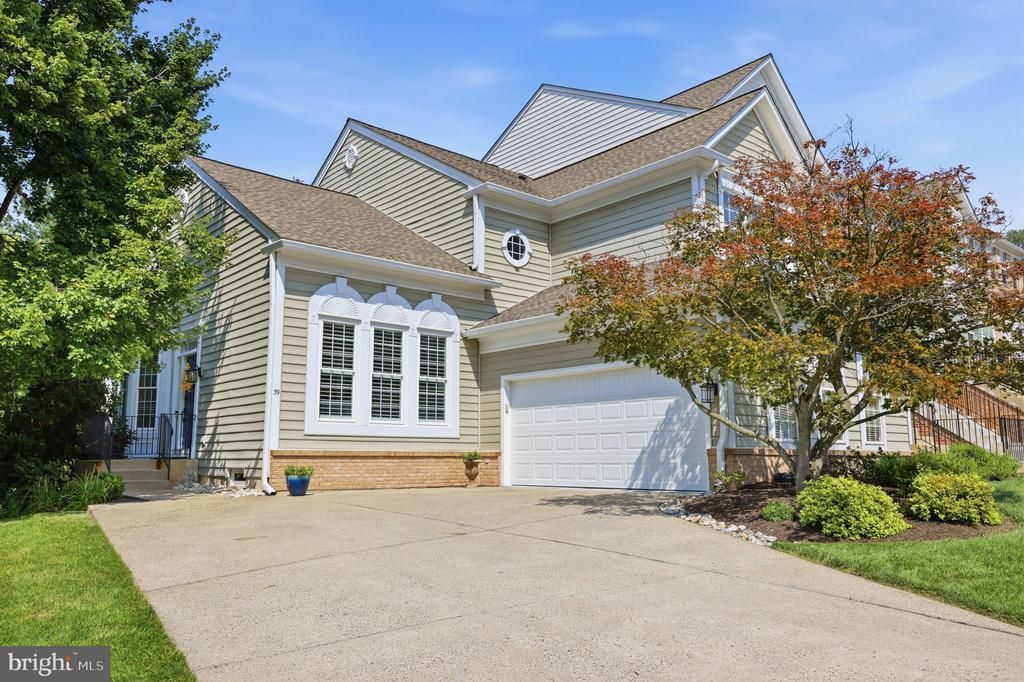 39 CHARTER OAK COURT , DOYLESTOWN, PA 18901
