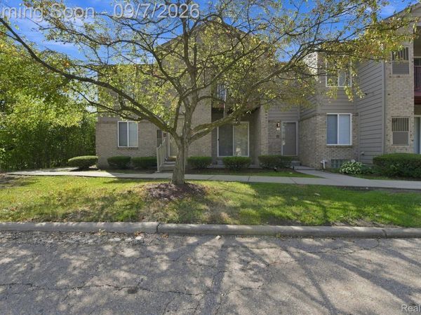 34780 W 8 Mile Road, Unit 7, Farmington Hills, Mi 48335