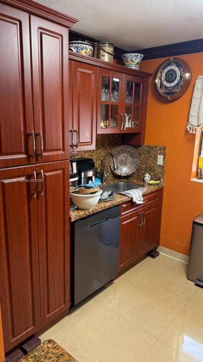 2770 W 61st Pl, Unit 204, Hialeah, FL 33016 Photo