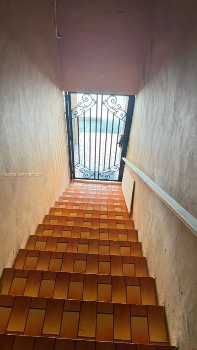 2770 W 61st Pl, Unit 204, Hialeah, FL 33016 Photo