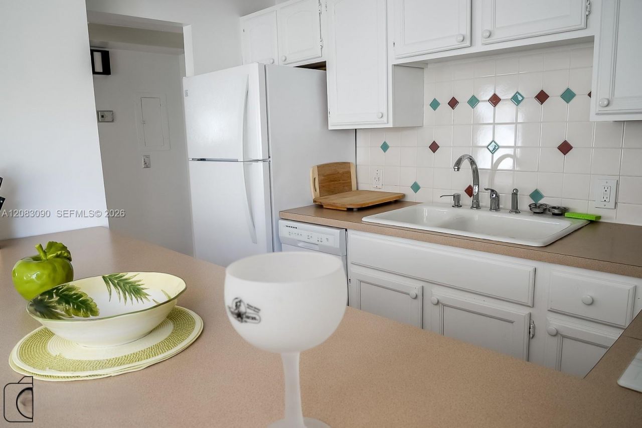1390 Ocean Dr, Unit 201, Miami Beach, FL 33139 Photo