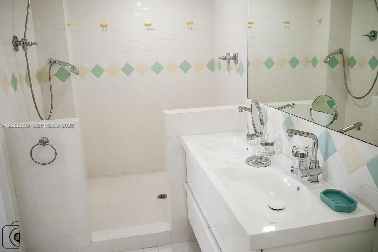 1390 Ocean Dr, Unit 201, Miami Beach, FL 33139 Photo