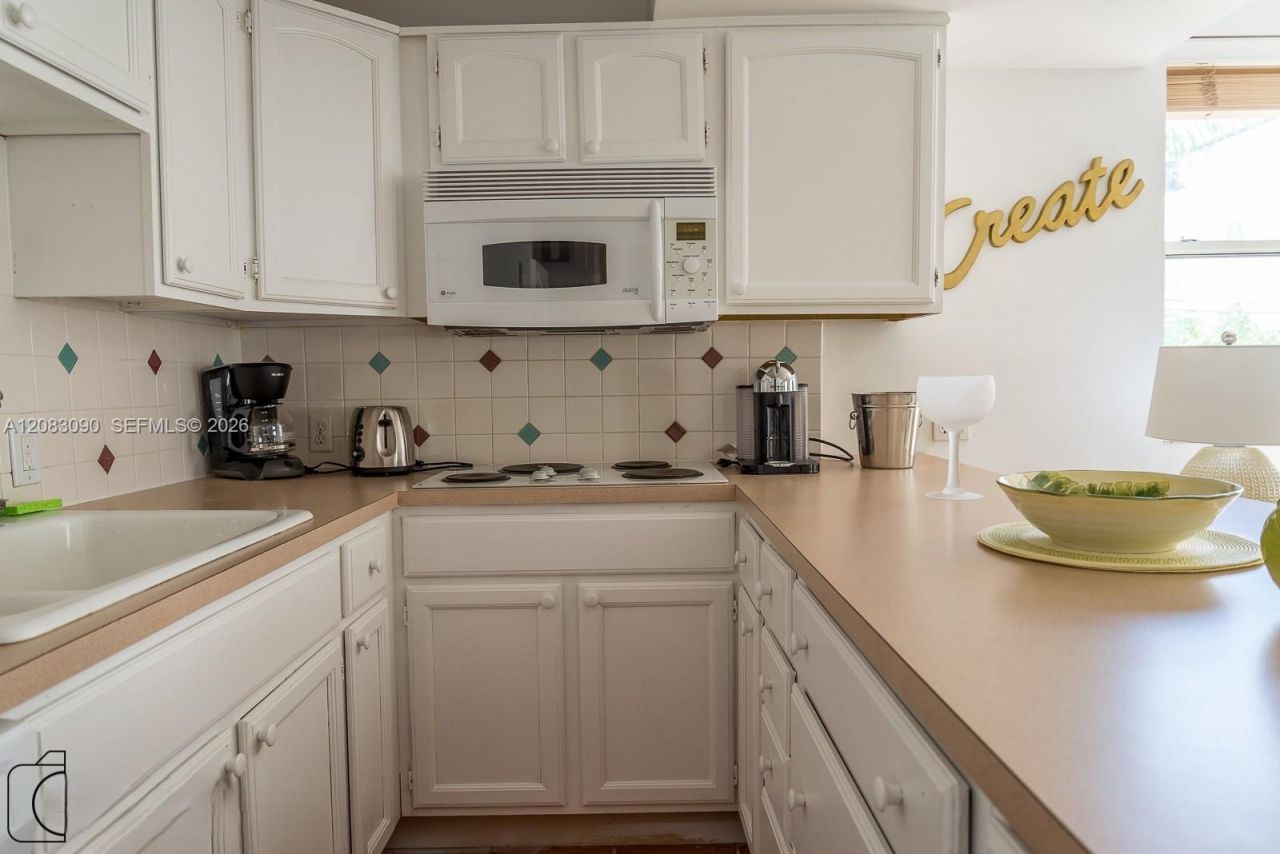 1390 Ocean Dr, Unit 201, Miami Beach, FL 33139 Photo