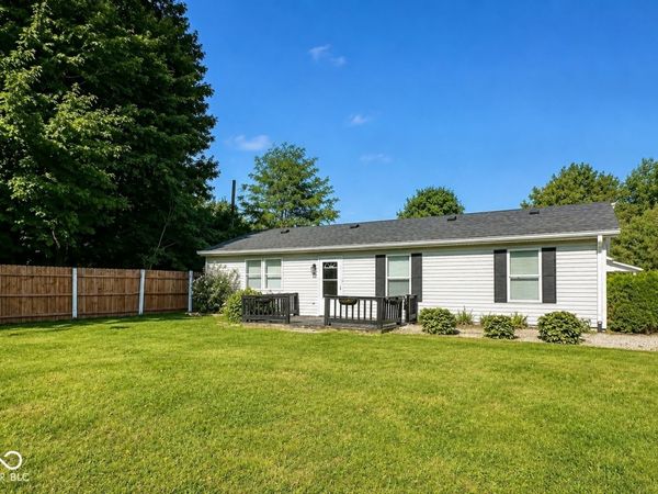 9605 N Michigan Road, Fairland, IN 46126