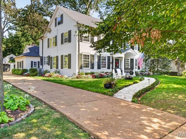 420 Yorkshire Place, Webster Groves, MO 63119