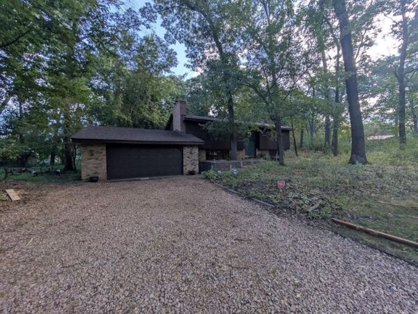 185 Bevins Lane , Mahtomedi, MN 55115