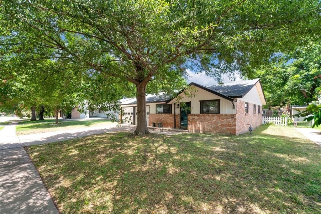 3205 Mccollum Street, Irving, TX 75061 Main Photo
