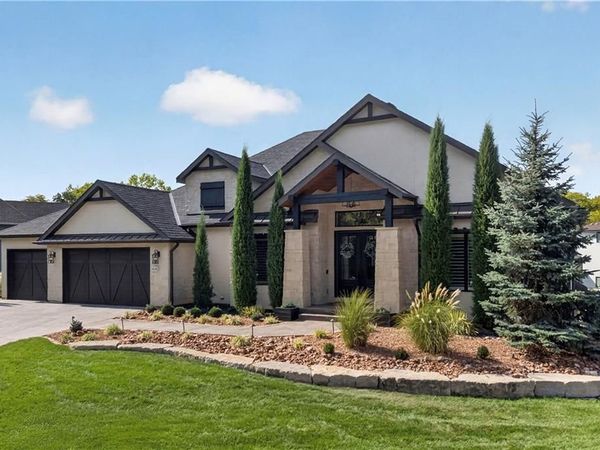 404 South Shore Drive, Lake Winnebago, MO 64034
