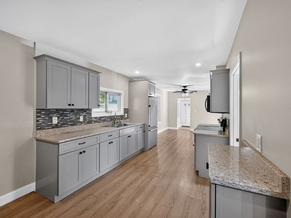 9 Highland St, Boylston, MA 01505