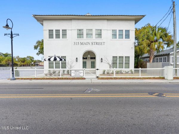 315 Main Street, Bay Saint Louis, MS 39520