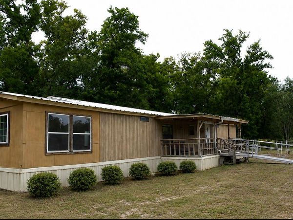 8650 NE 106th St, Bronson, FL 32621