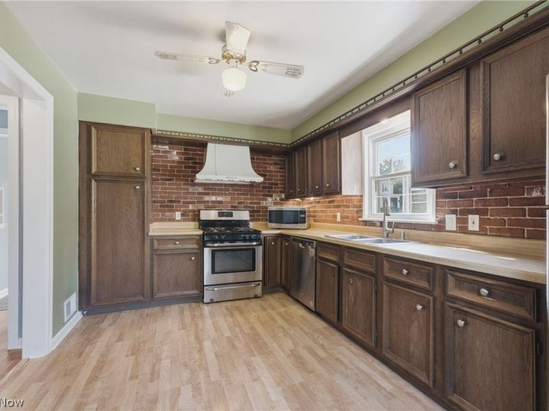 1031 3rd Street NE, Massillon, OH 44646 Photo 11