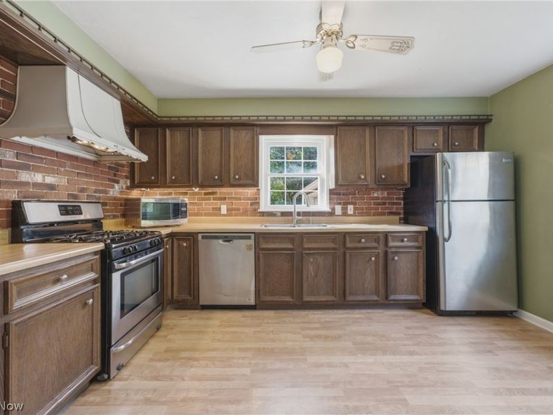 1031 3rd Street NE, Massillon, OH 44646 Photo 12