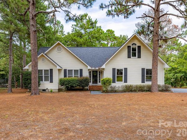 102 Seminole Court , West End, NC 27376