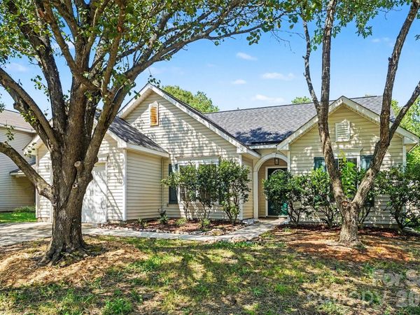 10424 Green Hedge Avenue, Charlotte, NC 28269
