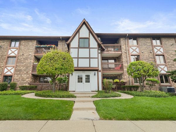 5646 W 103rd Street, Unit 106, Oak Lawn, IL 60453