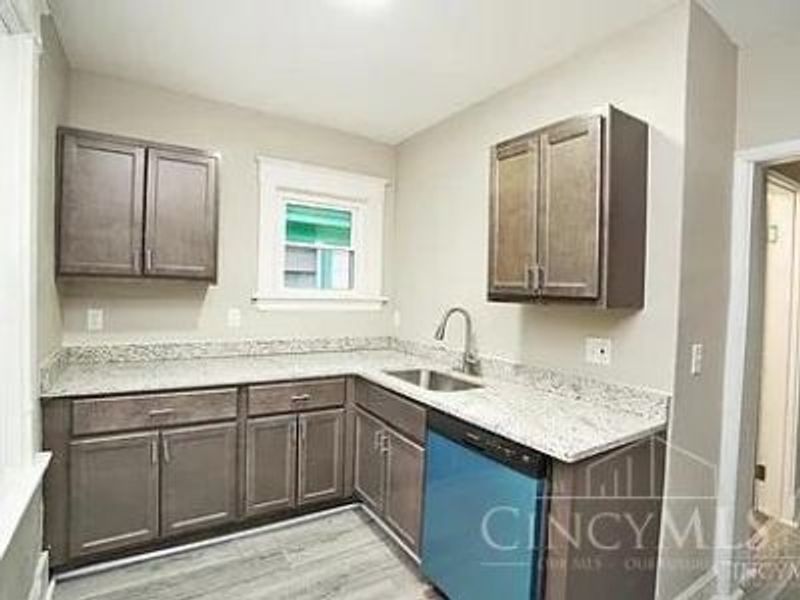 3415 Woodburn Avenue, Cincinnati, OH 45207 Photo 6