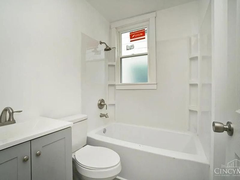 3415 Woodburn Avenue, Cincinnati, OH 45207 Photo 8