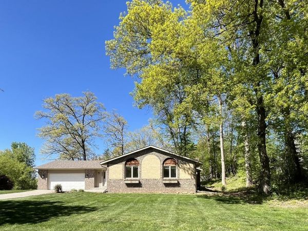 5885 Hidden Oaks Circle SE, Prior Lake, MN 55372