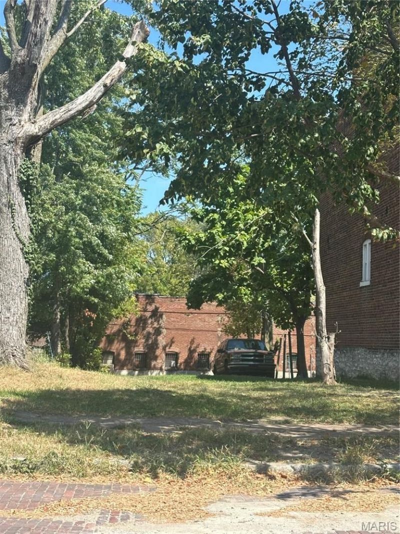 2919 Gasconade Street , Saint Louis, MO 63118 Main Photo