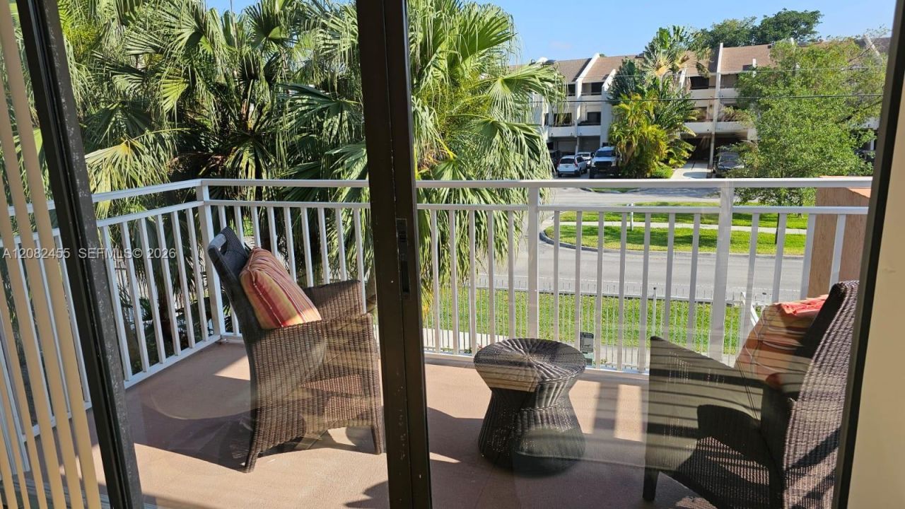 2450 NE 135th St , Unit 102, North Miami, FL 33181 Photo