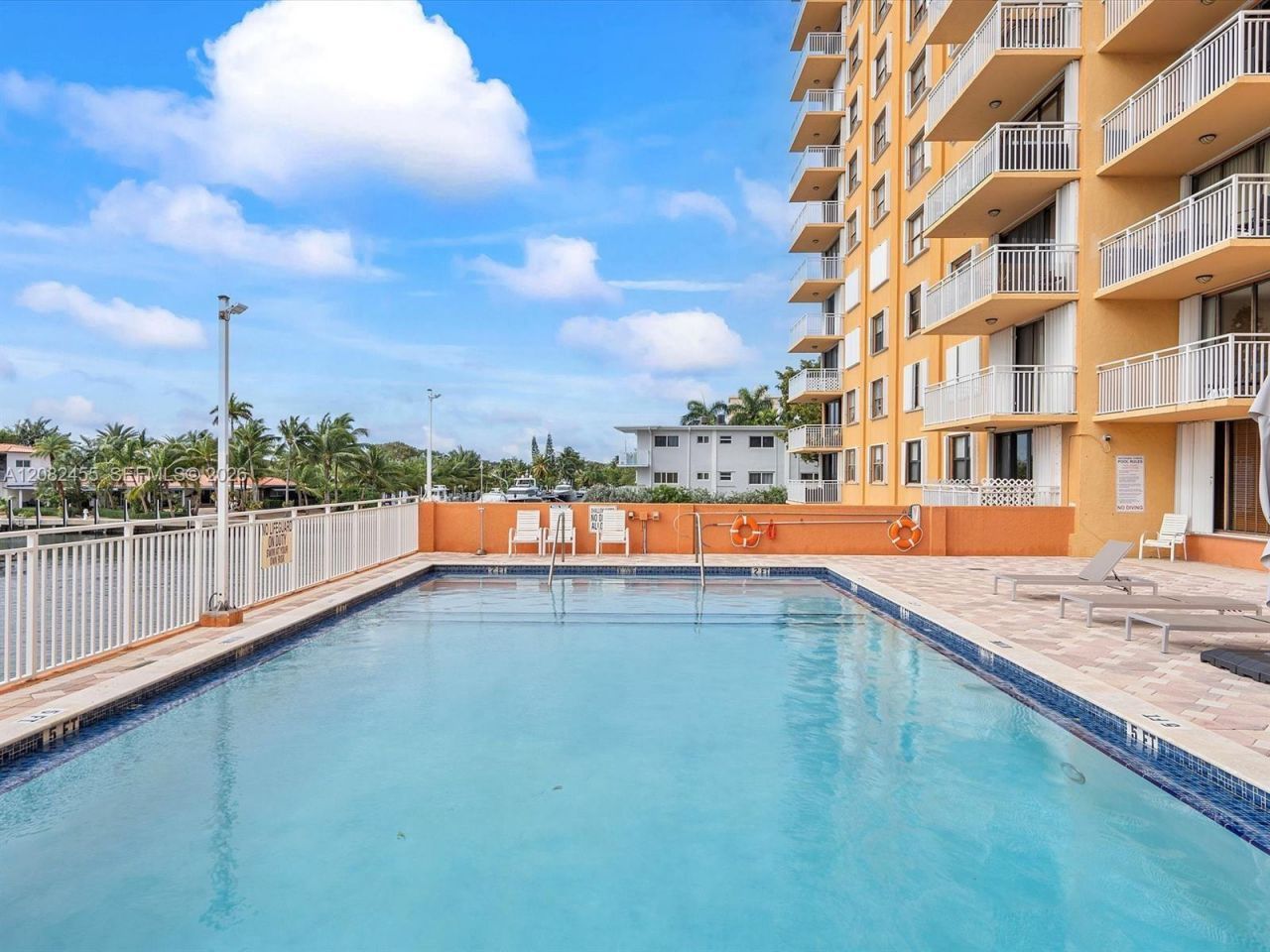 2450 NE 135th St , Unit 102, North Miami, FL 33181 Photo
