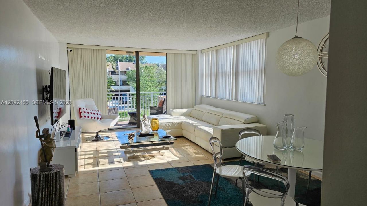 2450 NE 135th St , Unit 102, North Miami, FL 33181 Photo
