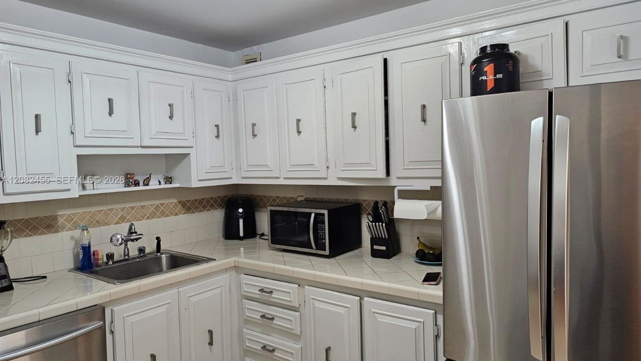 2450 NE 135th St , Unit 102, North Miami, FL 33181 Photo