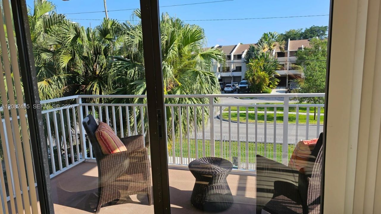 2450 NE 135th St , Unit 102, North Miami, FL 33181 Photo