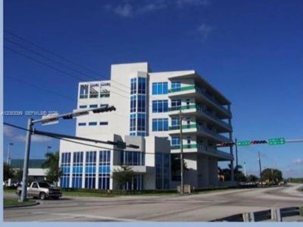 2300 W 84th St , Unit 602-C, Hialeah, FL 33016