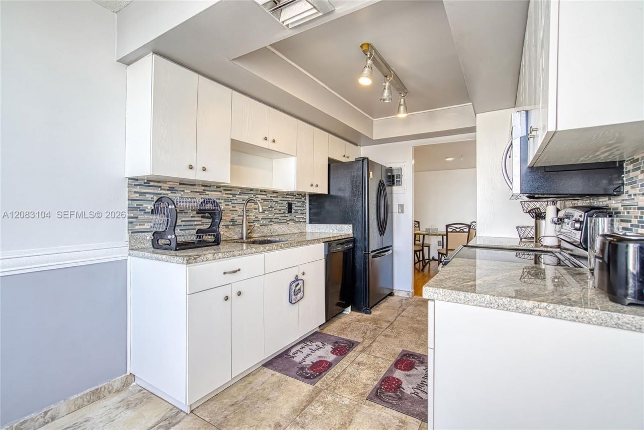 18021 Biscayne Blvd , Unit 1604, Aventura, FL 33160 Photo