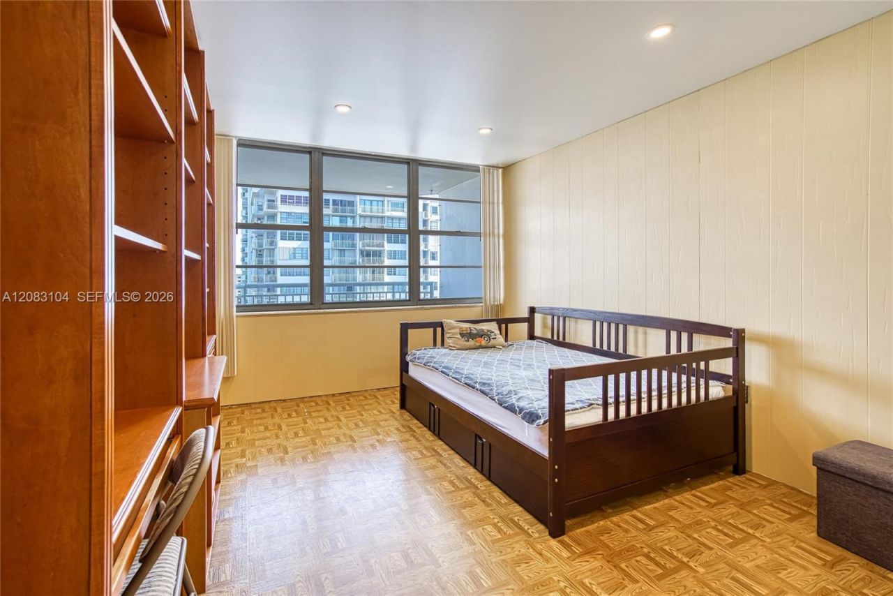 18021 Biscayne Blvd , Unit 1604, Aventura, FL 33160 Photo