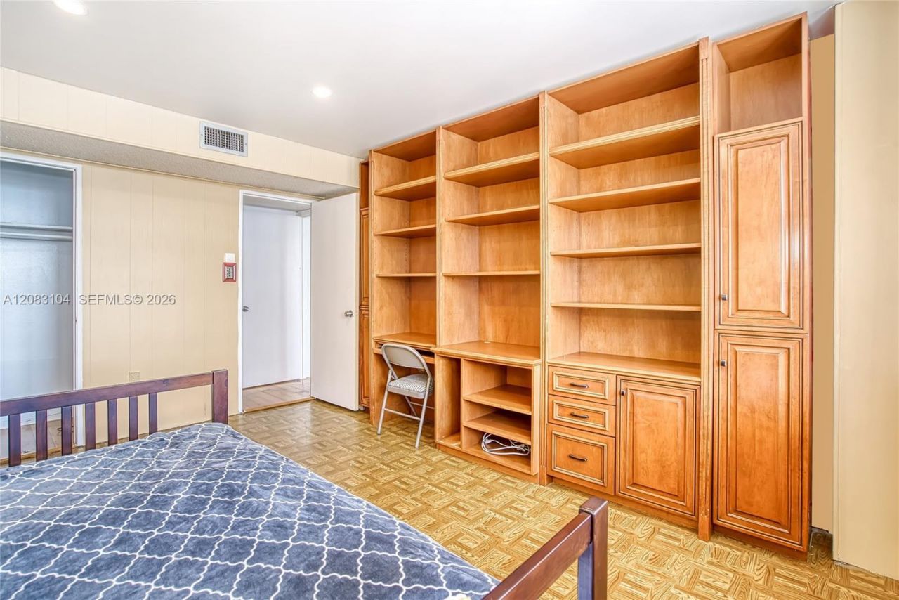 18021 Biscayne Blvd , Unit 1604, Aventura, FL 33160 Photo