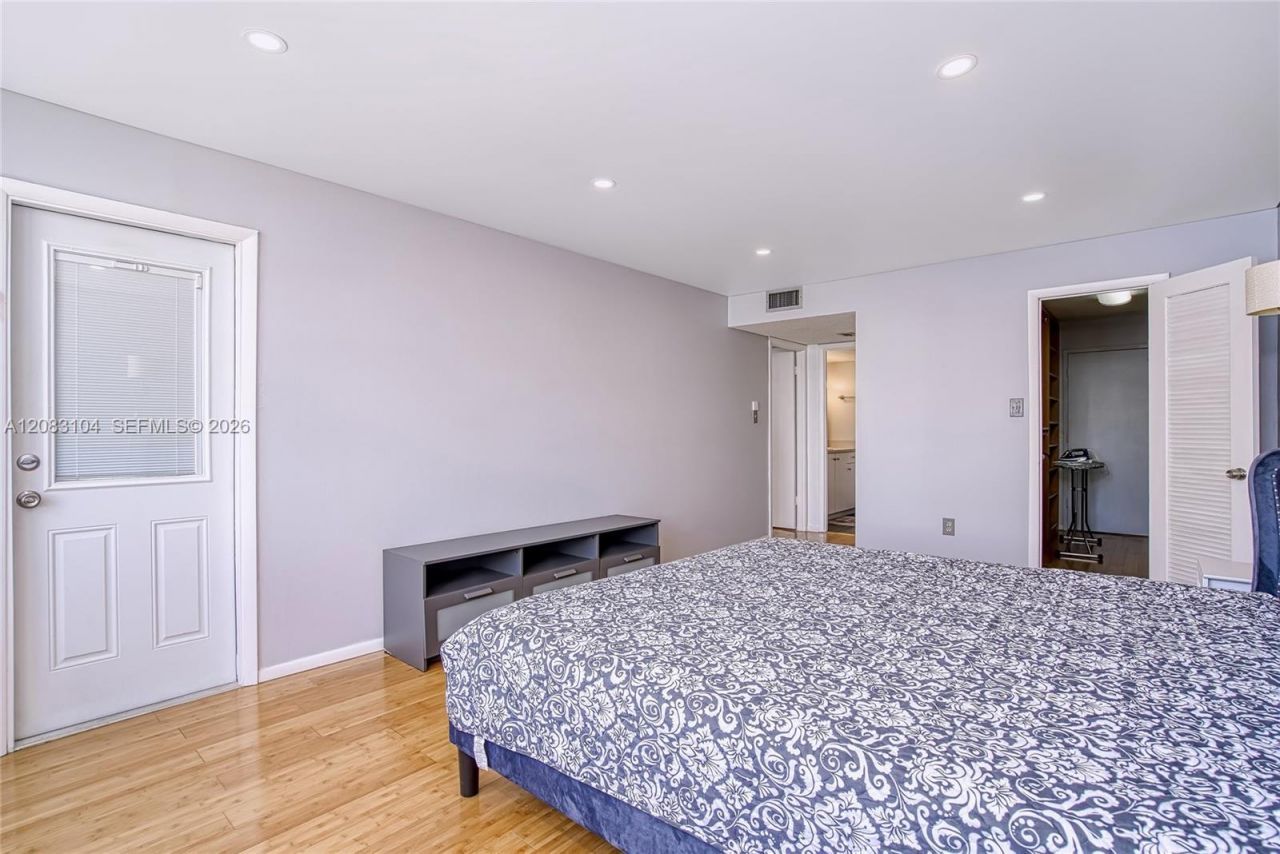 18021 Biscayne Blvd , Unit 1604, Aventura, FL 33160 Photo