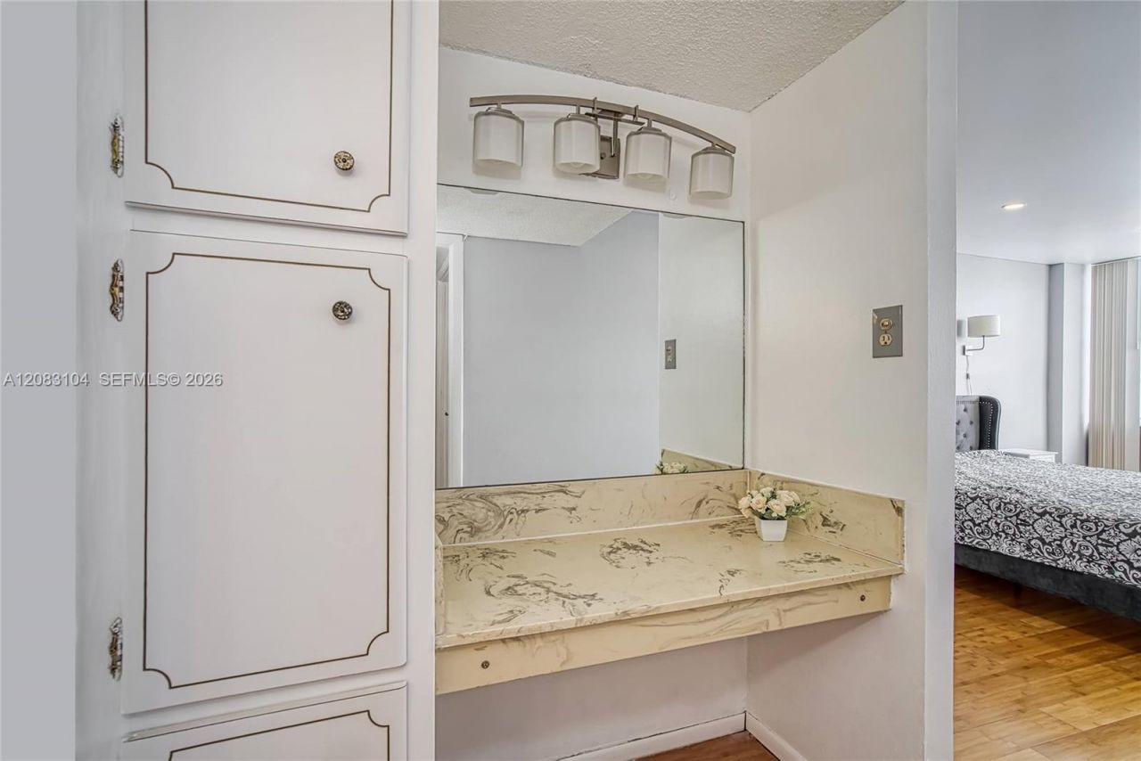 18021 Biscayne Blvd , Unit 1604, Aventura, FL 33160 Photo