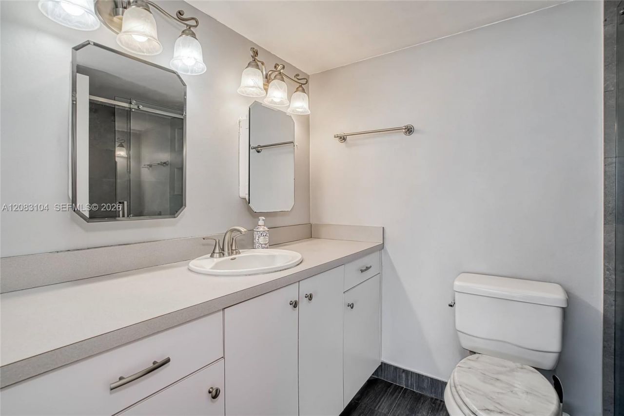 18021 Biscayne Blvd , Unit 1604, Aventura, FL 33160 Photo
