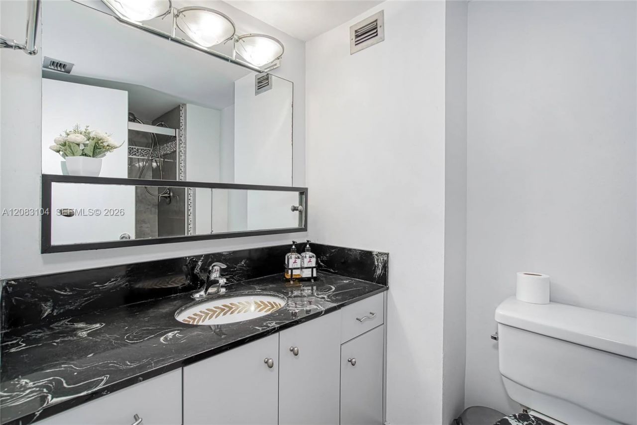 18021 Biscayne Blvd , Unit 1604, Aventura, FL 33160 Photo