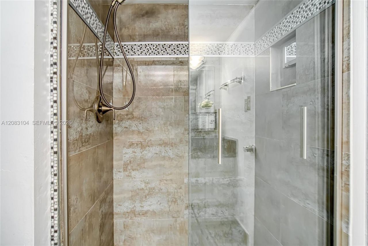 18021 Biscayne Blvd , Unit 1604, Aventura, FL 33160 Photo