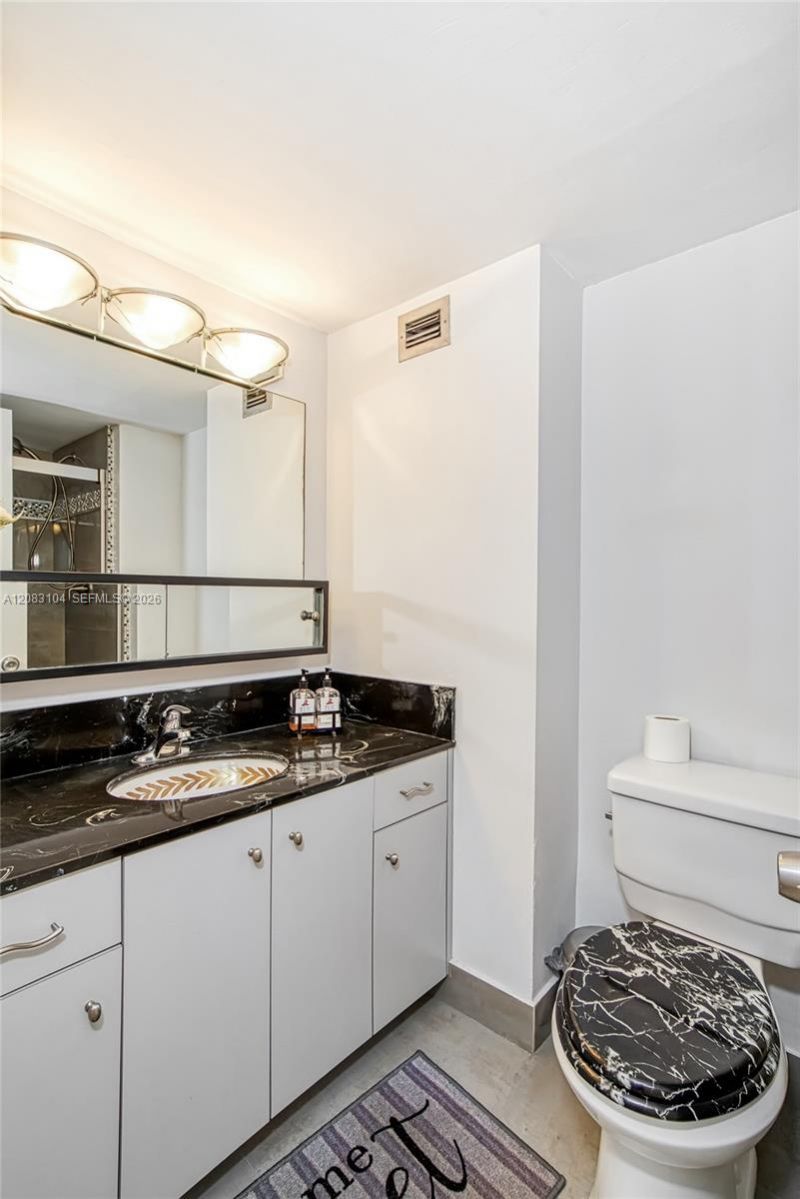 18021 Biscayne Blvd , Unit 1604, Aventura, FL 33160 Photo