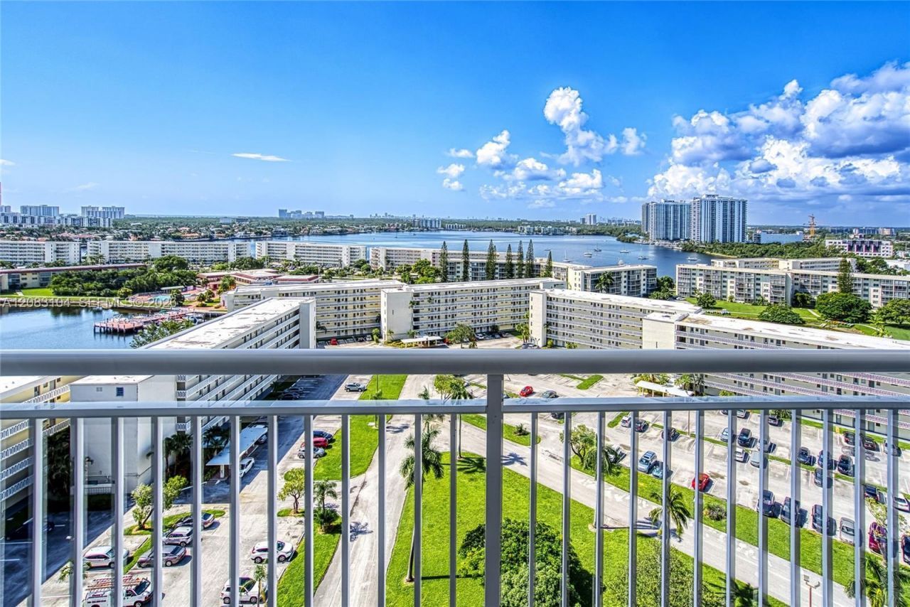 18021 Biscayne Blvd , Unit 1604, Aventura, FL 33160 Photo